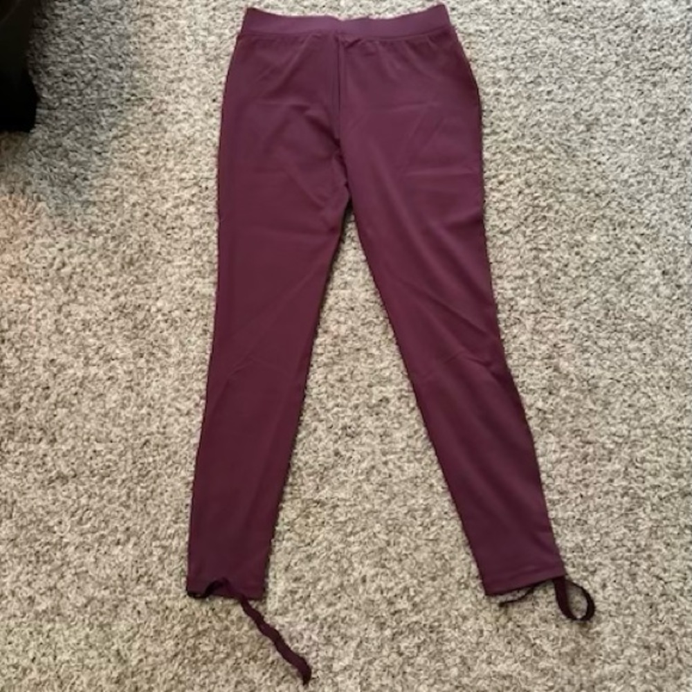Isaac Mizrahi Stylish Burgundy Leggings with Ankle Ties